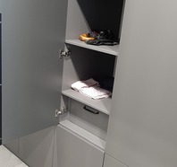 встроенный шкаф, прихожая минимализм, современная прихожая